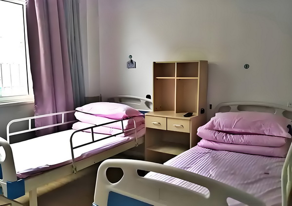 深圳 应届生落户_毒贩驾车撞开围堵车辆派出所长冲上前持枪逼降 派出所长冲9米翼展约3